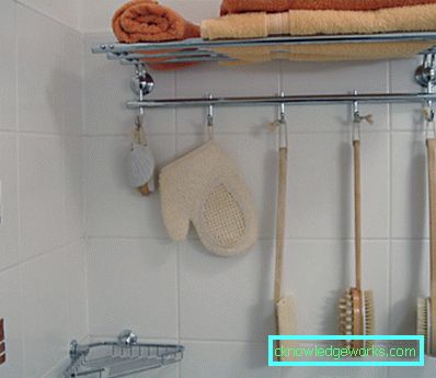 Pyyhekuivain kylpyhuoneessa
