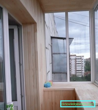 Pieni parveke - tyylikäs ja käytännöllinen muotoilu (88 kuvaa)