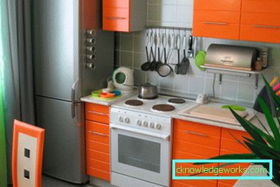 Indesit kaksiosainen jääkaappi Indesit kaksiosainen jääkaappi