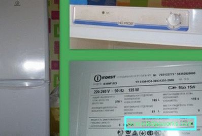 Indesit kaksiosainen jääkaappi Indesit kaksiosainen jääkaappi