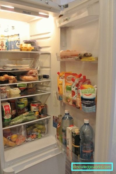 Indesit kaksiosainen jääkaappi Indesit kaksiosainen jääkaappi