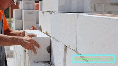 Liima ilmastoitujen betonilohkojen osalta: tyypit ja ominaisuudet Liima ilmastoitujen betonilohkojen osalta: tyypit ja ominaisuudet