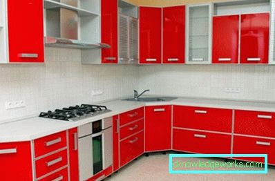 323-keittiö punainen - kirkas