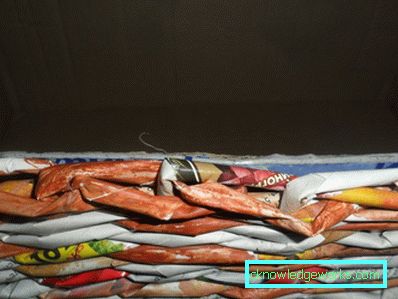 Weaving sanomalehti putket aloittelijoille - yksinkertainen askel askeleelta ohjeet Weaving sanomalehti putket aloittelijoille - yksinkertainen askel askeleelta ohjeet