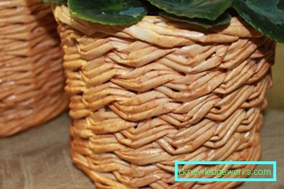 Weaving sanomalehti putket aloittelijoille - yksinkertainen askel askeleelta ohjeet Weaving sanomalehti putket aloittelijoille - yksinkertainen askel askeleelta ohjeet