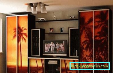 Olohuoneessa oleva vaatekaappi - design-kuvia