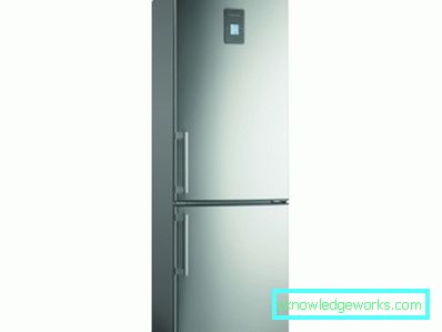 Sisäänrakennettu Electroluxin kaksikammioinen jääkaappi Sisäänrakennettu Electroluxin kaksikammioinen jääkaappi