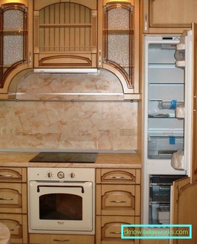 Sisäänrakennettu Electroluxin kaksikammioinen jääkaappi Sisäänrakennettu Electroluxin kaksikammioinen jääkaappi
